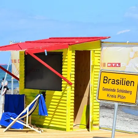 Achtern Diek Modern Retreat *